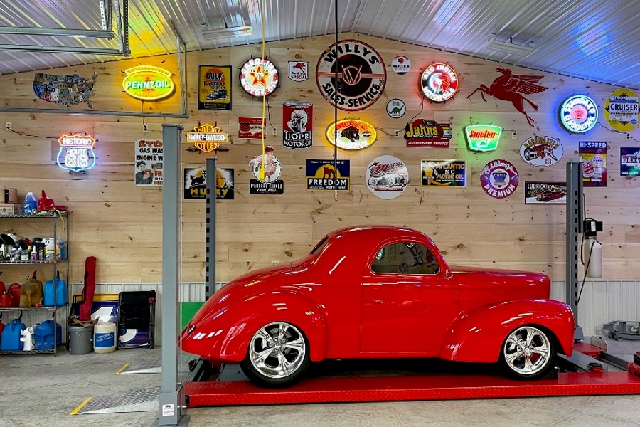 https://www.vintagegaragesigns.com/images/slideshow/2.jpg